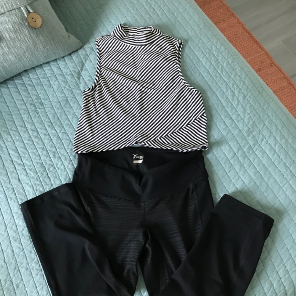 NWOT Free People Black/White Striped Tabby Cat Mock Neck Crop Sz L-Free leggings - Picture 7 of 10